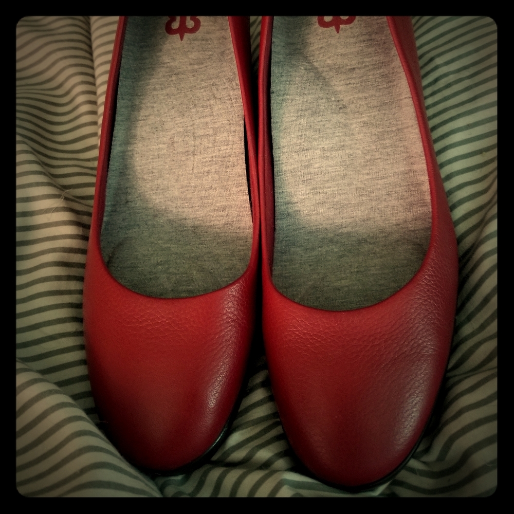 Betabrand Brick Red Wedges